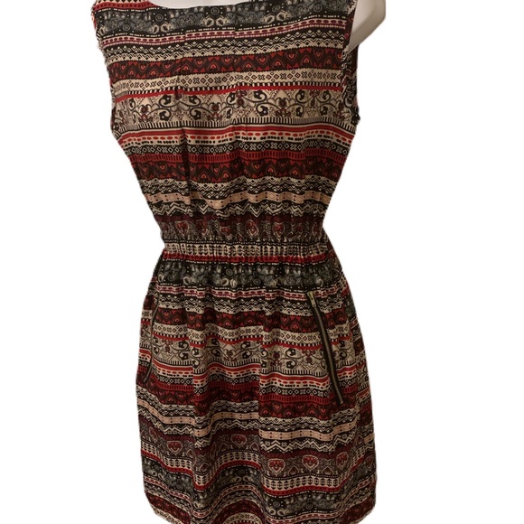 Feathers dress - Picture 4 of 8